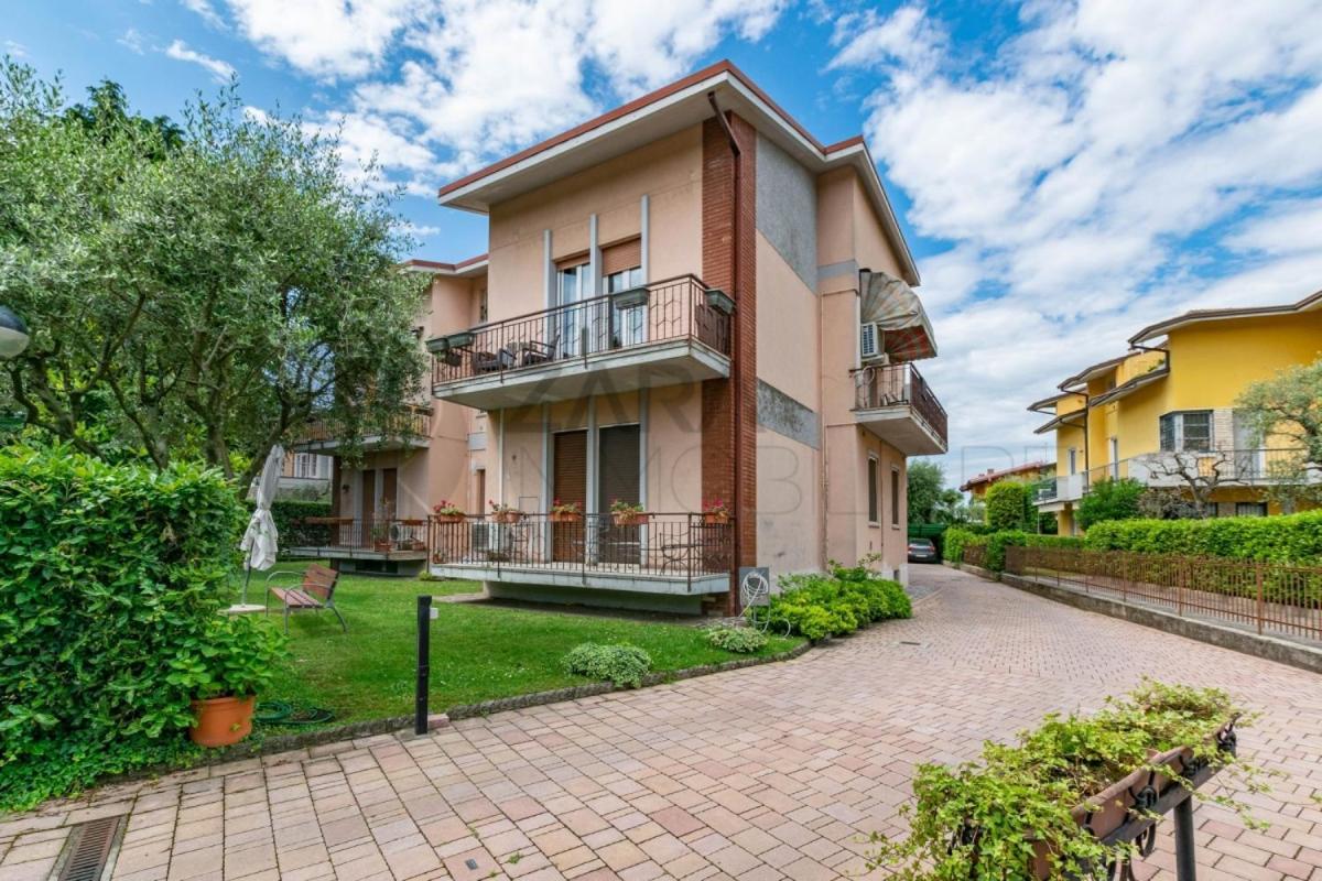 Sirmione, Appartamento Colombare Exteriör bild